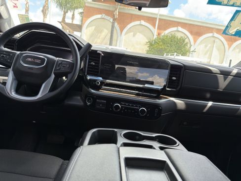 Used 2024 GMC Sierra 1500 Elevation image 25