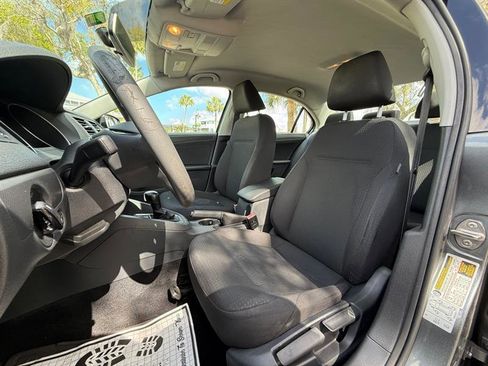 Used 2016 Volkswagen Jetta S image 9