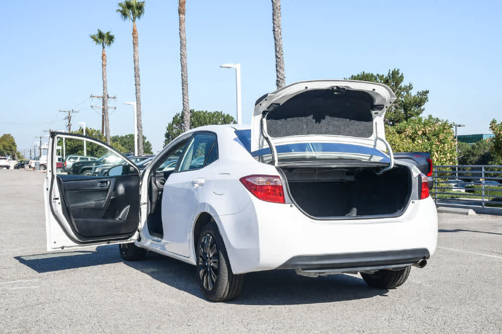 Used 2018 Toyota Corolla LE FWD image 27