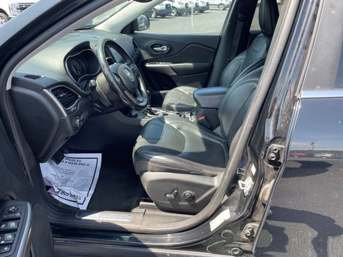 Used 2019 Jeep Cherokee Limited AWD/4WD image 9