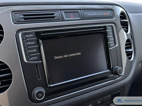 Used 2017 Volkswagen Tiguan S FWD image 10