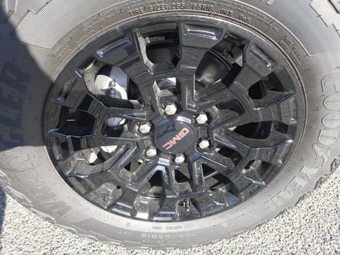 New 2026 GMC Canyon Elevation w/ Convenience Package image 13