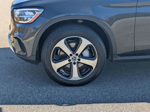 Used 2021 Mercedes-Benz GLC 300 4MATIC image 32