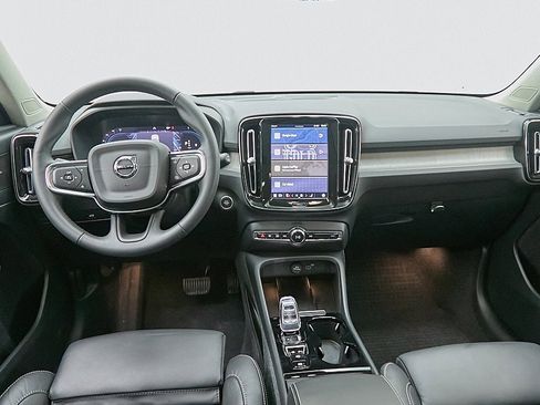 Used 2023 Volvo XC40 B5 Plus w/ Driver Assist Package image 24