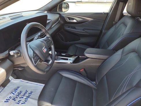 Used 2024 Buick Envista Sport Touring w/ Convenience I Package FWD image 11