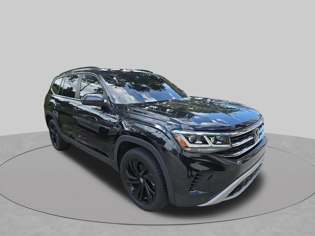 Used 2023 Volkswagen Atlas SE w/ Black Wheel Package FWD image 4