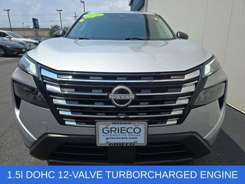 Used 2024 Nissan Rogue S AWD/4WD image 2
