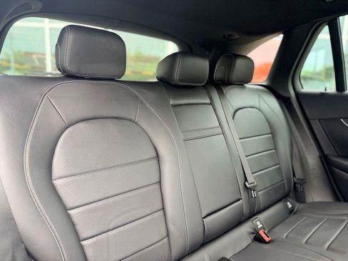 Used 2022 Mercedes-Benz GLC 300 4MATIC image 17