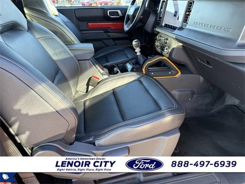 Used 2024 Ford Bronco Badlands image 13