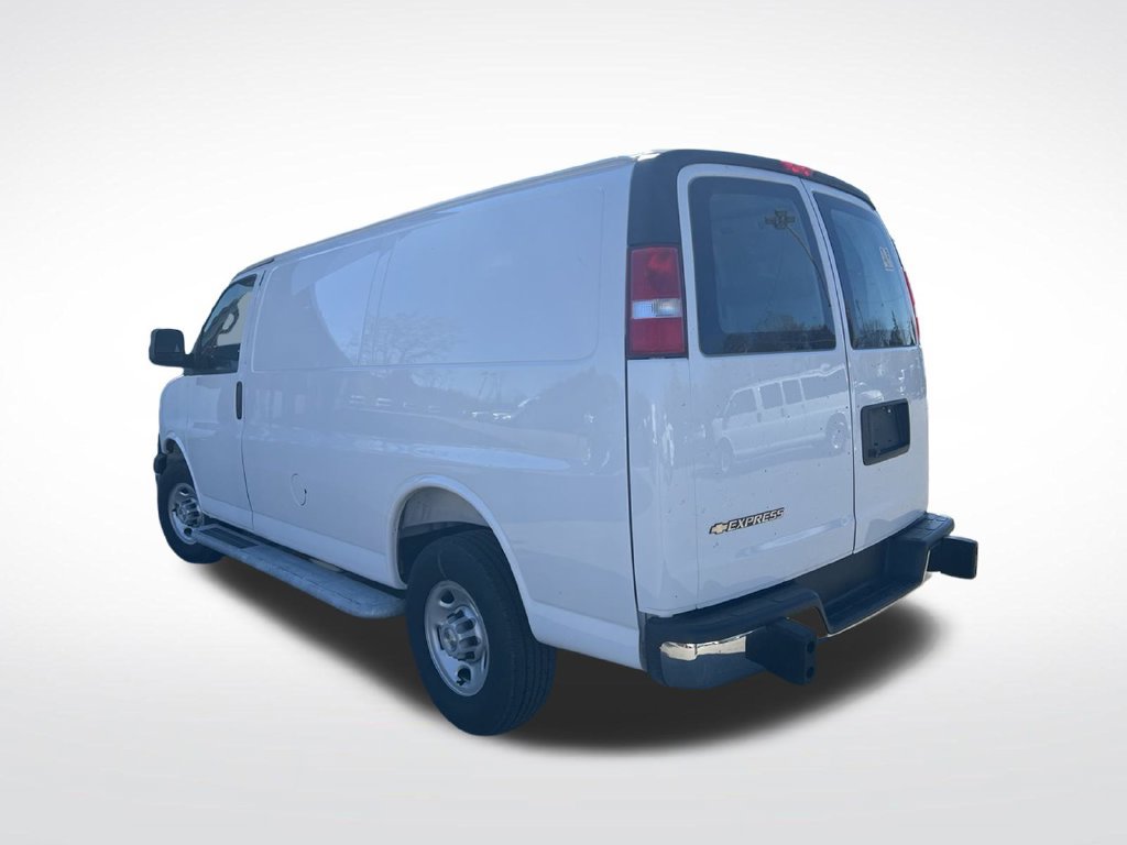 Used 2025 Chevrolet Express 2500 w/ Driver Convenience Package RWD image 4