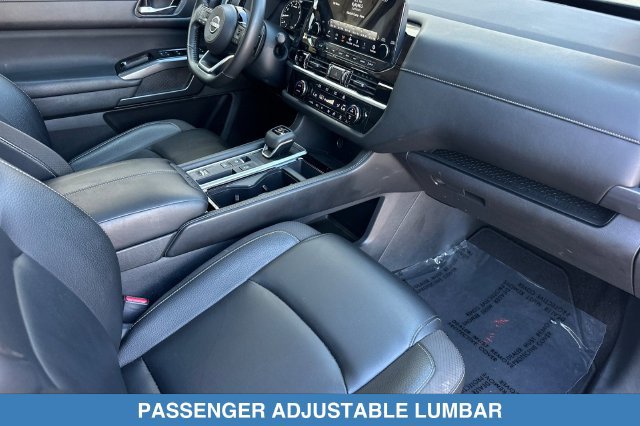 Used 2025 Nissan Pathfinder SL w/ SL Premium Package FWD image 19