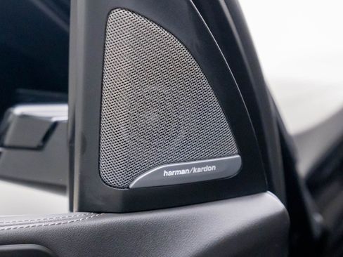 Certified 2025 BMW X7 xDrive40i w/ Executive Package image 24