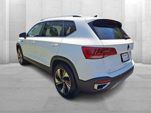 Used 2024 Volkswagen Taos SE AWD/4WD image 4