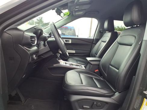 Certified 2023 Ford Explorer XLT w/ Equipment Group 202A AWD/4WD image 17
