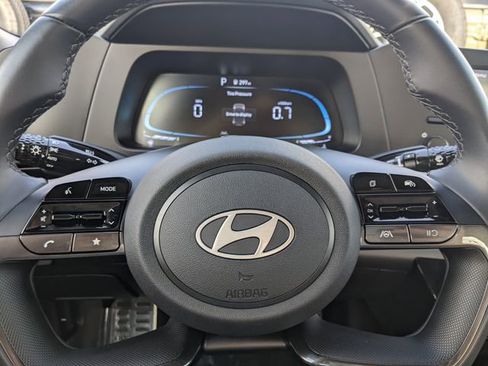 Used 2025 Hyundai Elantra Sport FWD image 18