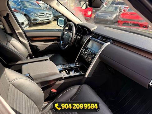 Used 2017 Land Rover Discovery HSE image 37