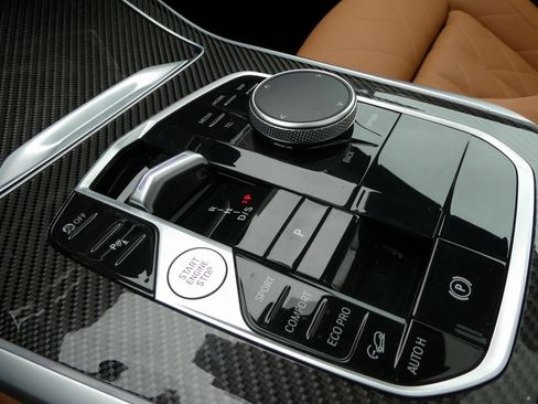 Used 2026 BMW X5 M60i image 44