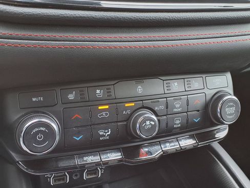 Used 2024 Dodge Durango R/T AWD/4WD image 17