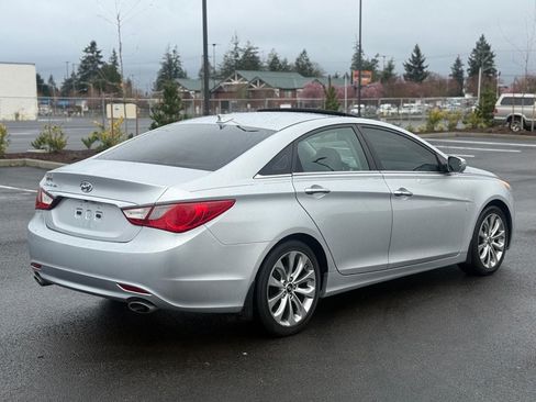 Used 2013 Hyundai Sonata SE w/ Navigation & Sunroof Pkg FWD image 6