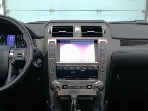 Used 2014 Lexus GX 460 image 56