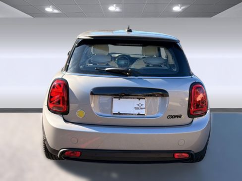 Certified 2024 MINI Cooper SE image 10