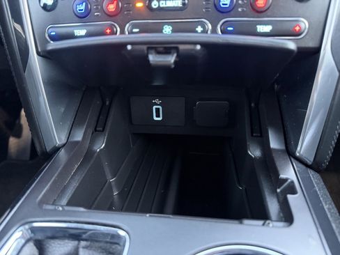 Used 2019 Ford Explorer Platinum image 27