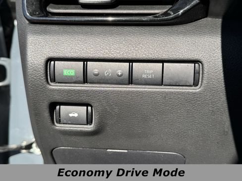 Used 2024 Nissan Sentra SV image 5