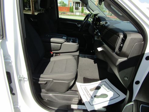 Used 2023 Chevrolet Silverado 1500 LT image 18