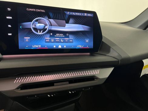 Used 2025 BMW 228i xDrive w/ Premium Package AWD/4WD image 25