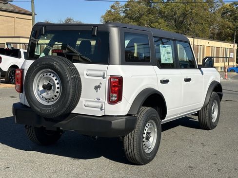 New 2025 Ford Bronco 4-Door image 9
