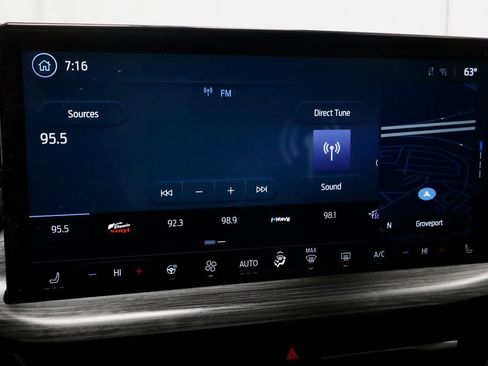 Certified 2023 Ford Escape SE w/ PHEV Premium Package image 4