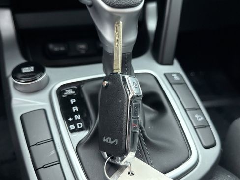 Used 2023 Kia Seltos LX image 21