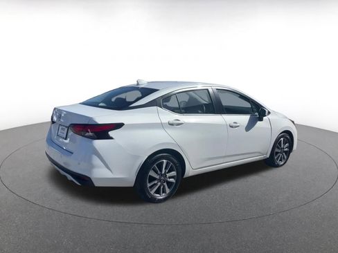 Used 2025 Nissan Versa SV image 12