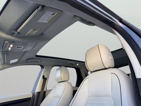 Used 2019 Land Rover Discovery Sport HSE Dynamic image 15