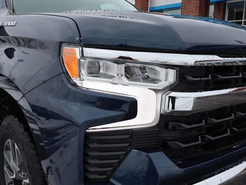 Used 2023 Chevrolet Silverado 1500 LT image 4