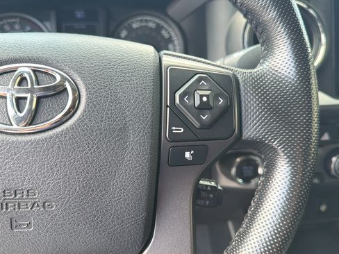 Used 2016 Toyota Tacoma TRD Sport w/ Towing Package AWD/4WD image 23