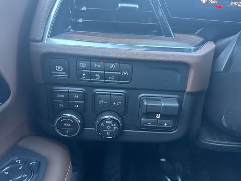New 2026 Chevrolet Tahoe High Country AWD/4WD image 40