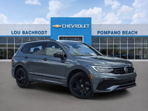 Used 2023 Volkswagen Tiguan SE R-Line FWD image 1