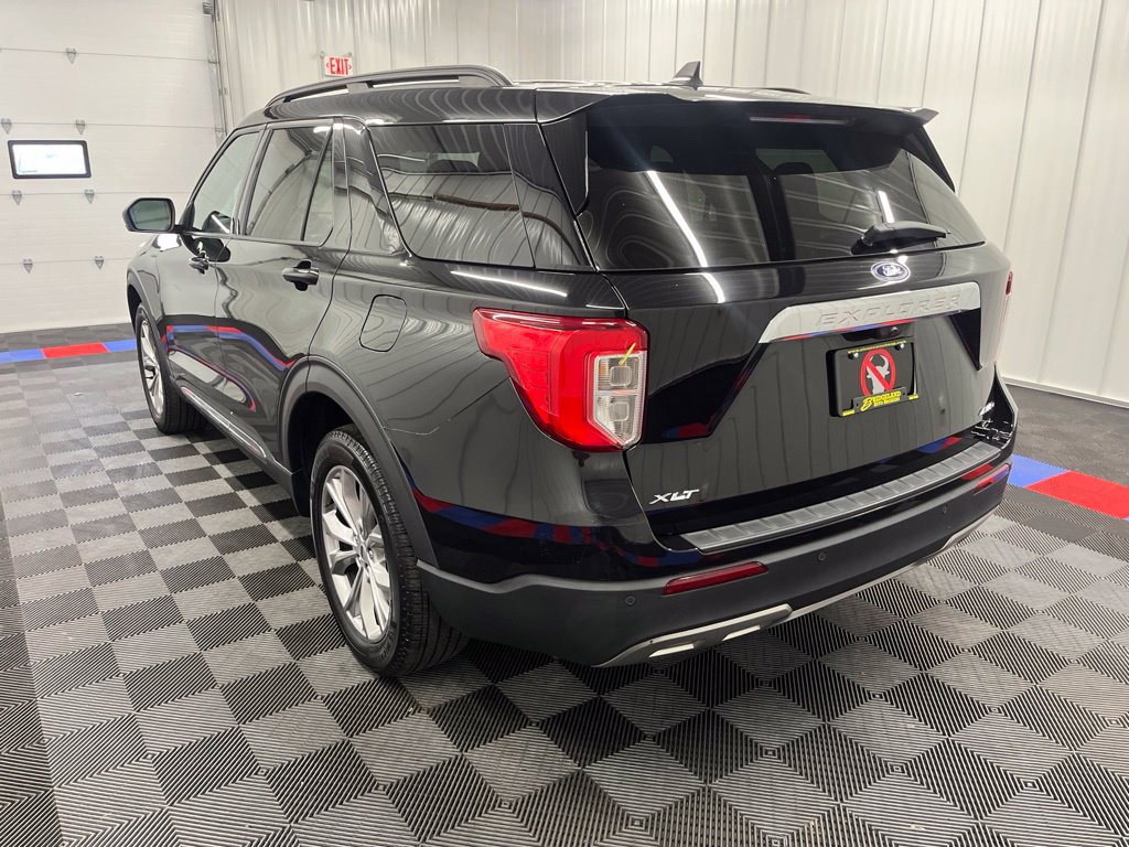 Used 2023 Ford Explorer XLT w/ Equipment Group 202A AWD/4WD image 8