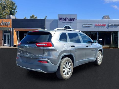Used 2018 Jeep Cherokee Limited AWD/4WD image 5