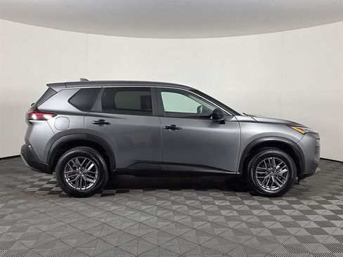 Used 2023 Nissan Rogue S AWD/4WD image 2
