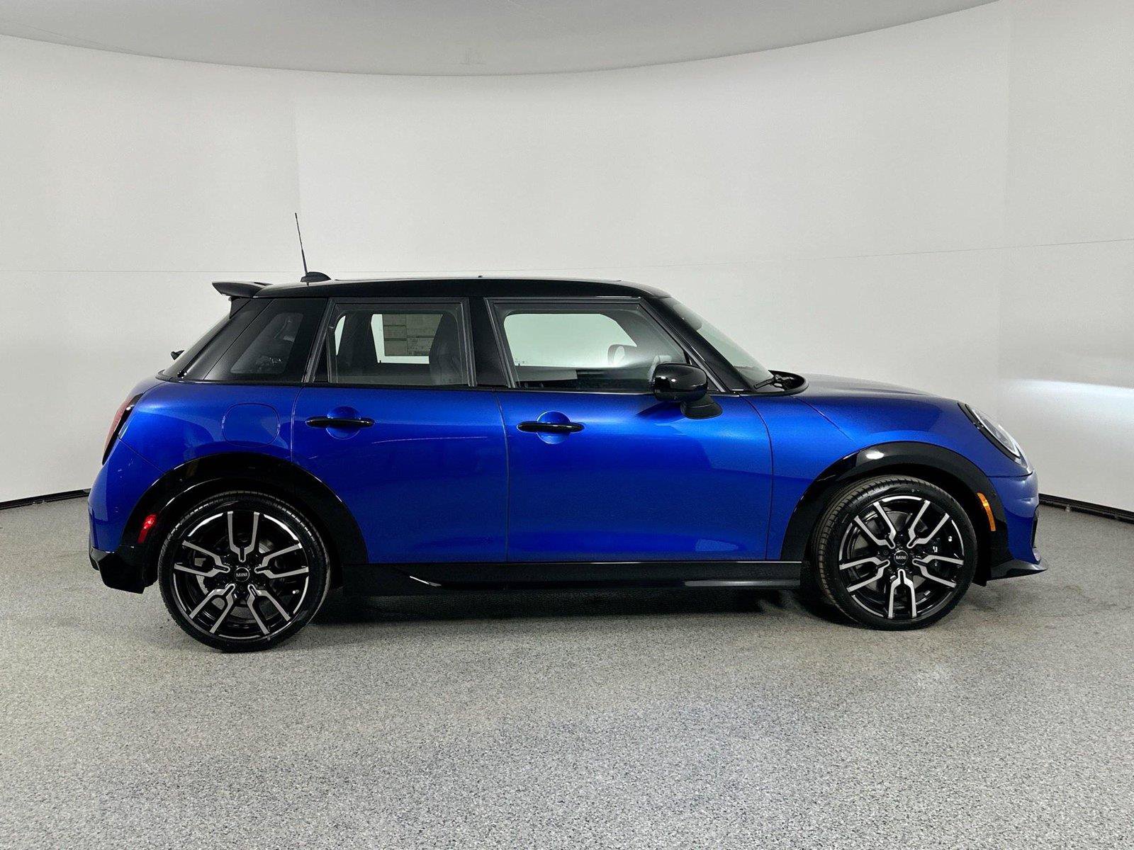 Used 2025 MINI Cooper S FWD image 4
