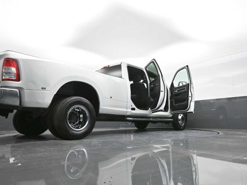 Used 2024 RAM 3500 Big Horn image 41