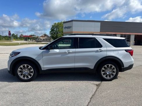 New 2026 Ford Explorer Active w/ Active Comfort Package AWD/4WD image 6