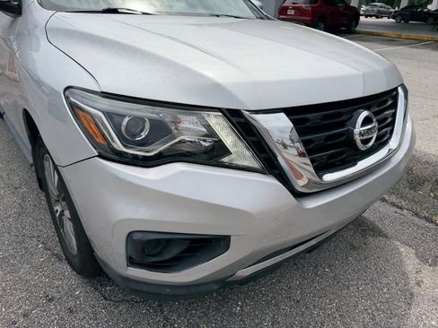 Used 2019 Nissan Pathfinder S FWD image 14