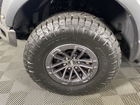 Used 2019 Ford F150 Raptor w/ Equipment Group 802A Luxury AWD/4WD image 13