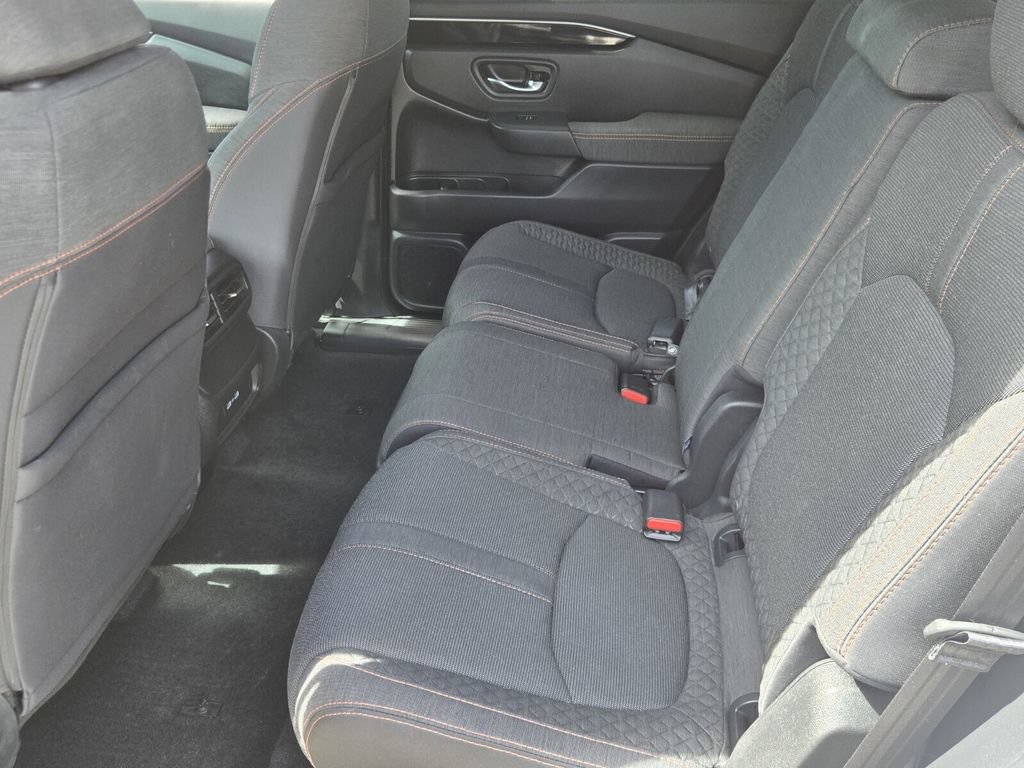 Certified 2023 Honda Pilot Sport image 12