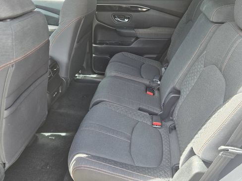 Certified 2023 Honda Pilot Sport image 12