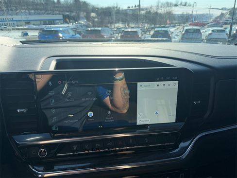 Used 2025 Chevrolet Silverado 2500 LTZ w/ LTZ Plus Package image 19