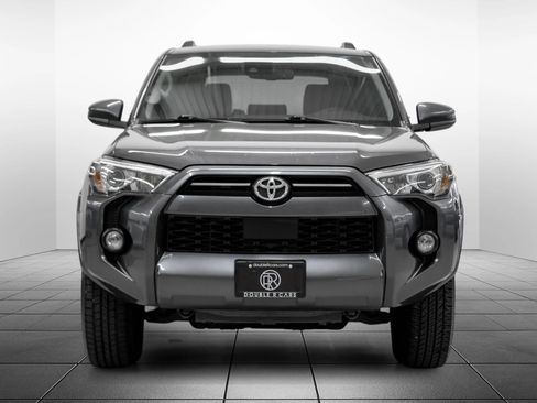 Used 2020 Toyota 4Runner SR5 AWD/4WD image 5